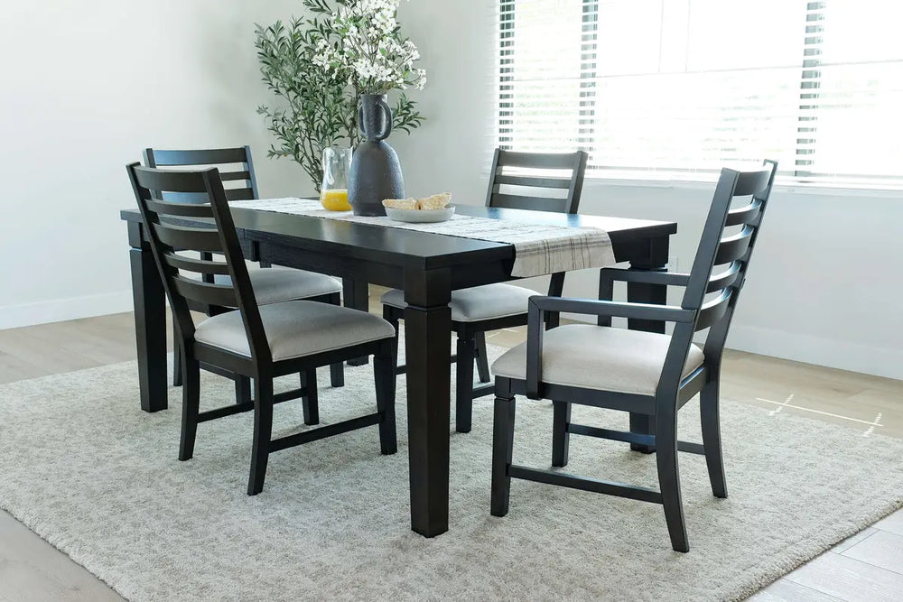 Lincoln_Square_Dining_Tbl_2SC_2AC_Styled_LINCOLN04