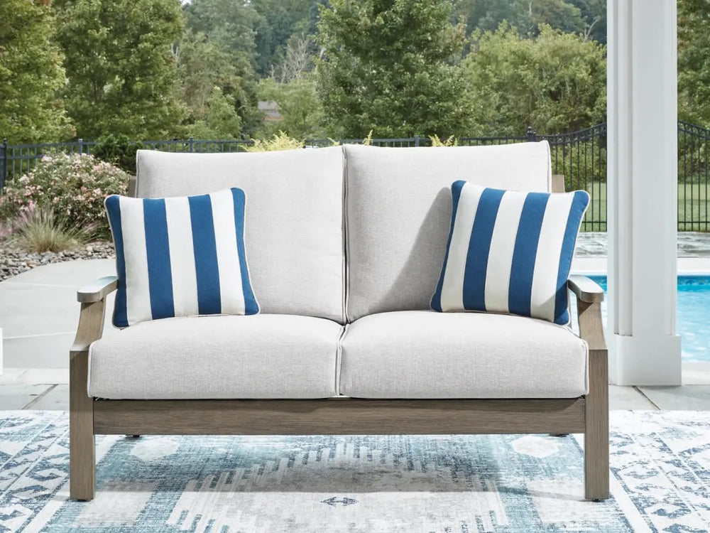 Rainier_Ranch_Loveseat_Styled_731372342